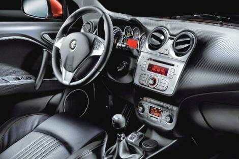 Alfa Romeo Mi.To interior revealed